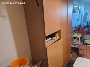 DARUJI 2 SKRINE V DOBREM STAVU.