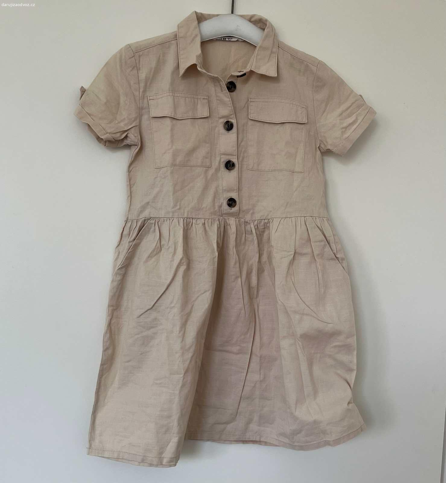 daruji 2x dívčí šaty vel. 122. plátěné šaty v perfektním stavu.
K vyzvednutí pondělí až pátek 9 -16 hod. v Michli
Mohu i zaslat.