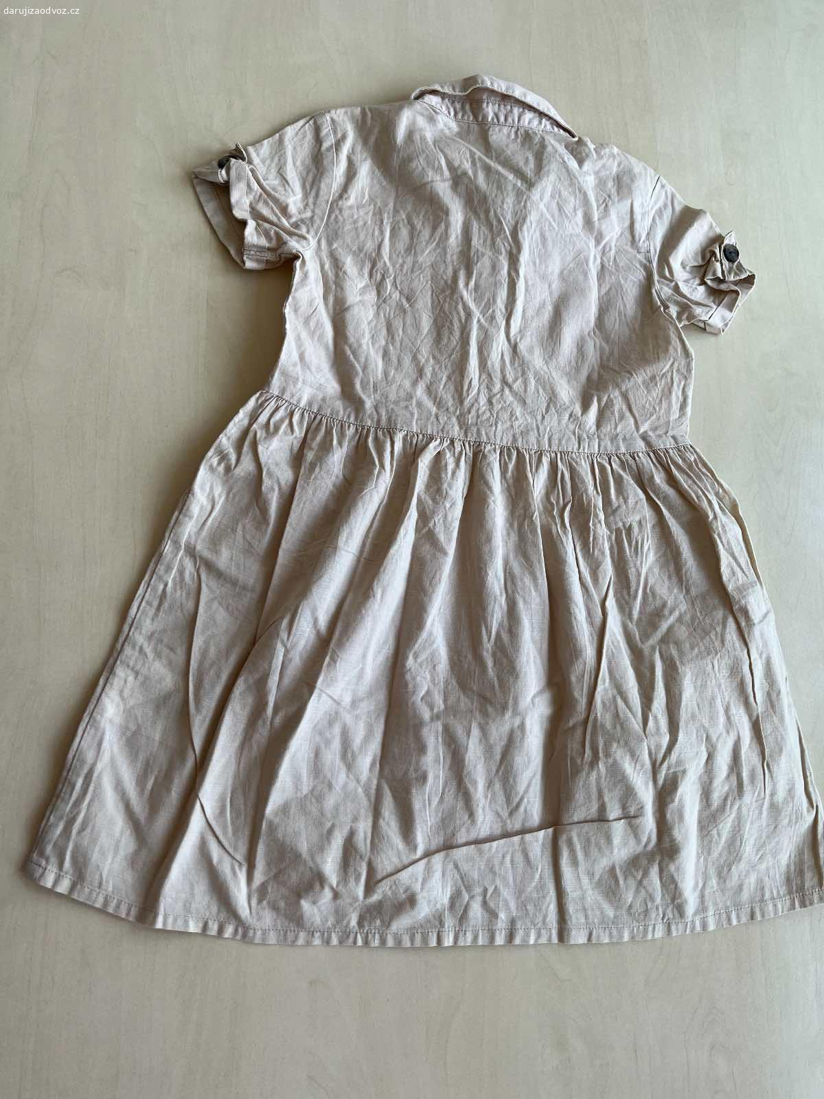 daruji 2x dívčí šaty vel. 122. plátěné šaty v perfektním stavu.
K vyzvednutí pondělí až pátek 9 -16 hod. v Michli
Mohu i zaslat.