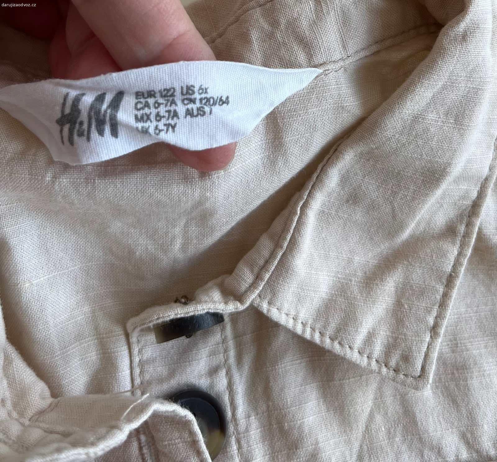 daruji 2x dívčí šaty vel. 122. plátěné šaty v perfektním stavu.
K vyzvednutí pondělí až pátek 9 -16 hod. v Michli
Mohu i zaslat.