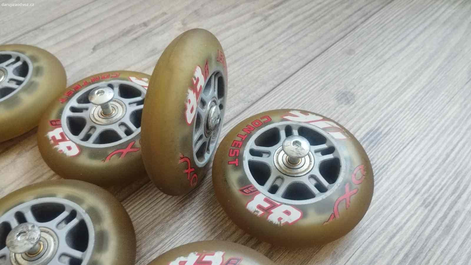 Daruji 8 koleček na inline brusle. Průměr: 90 mm
Tvrdost: 83a
Počet: 8
Nápis /řada: DX Contest
Stav: použitý, částečně sjetý (viz foto). 

Předání možné na Kladně nebo v Praze Radlicích.