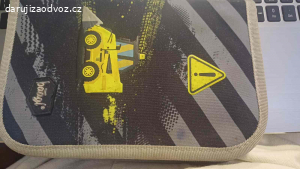 Daruji aktovku, složku na sešity a pouzdro