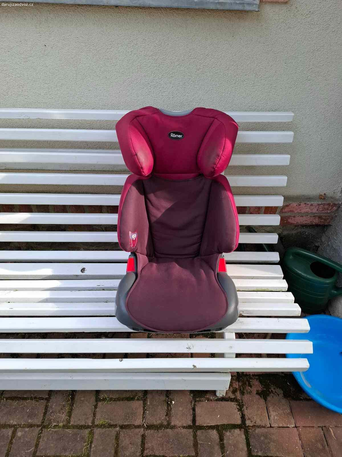 Daruji autosedačku. Daruji autosedačku pro cca 3 leté dítě. Použitá, ale funkční.