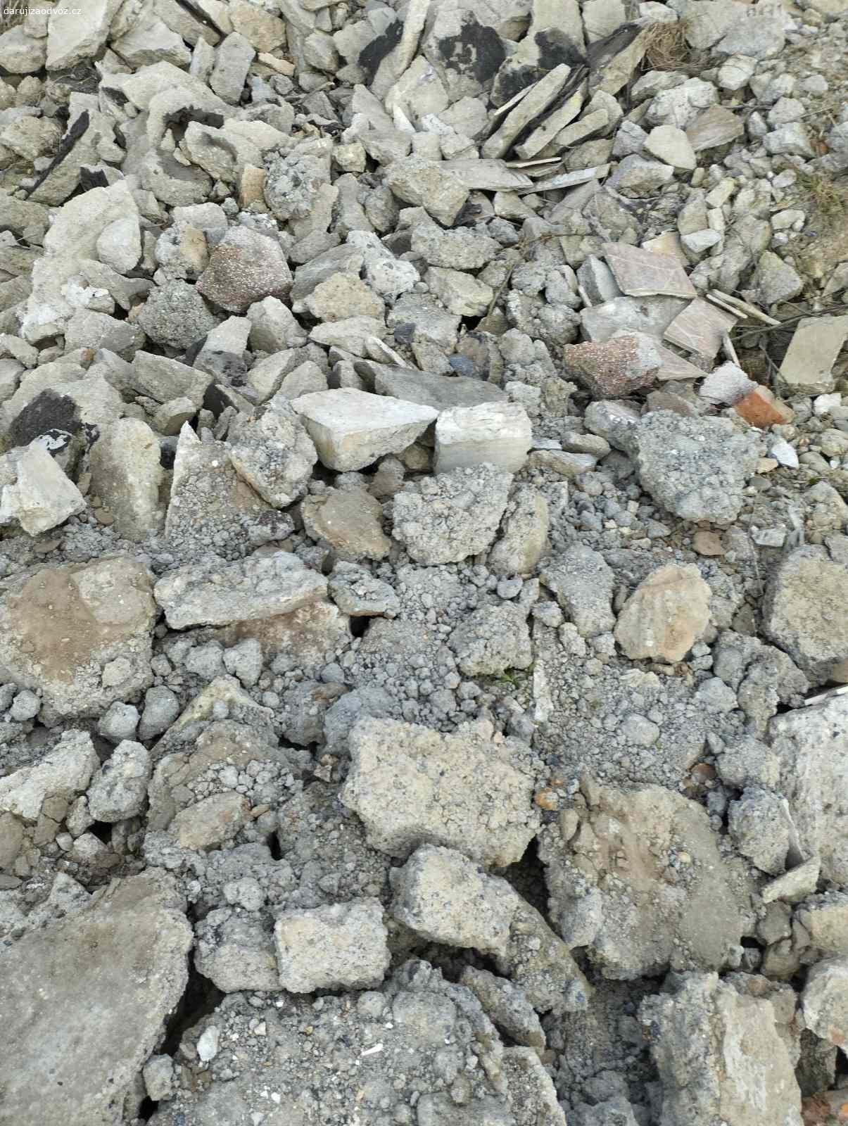 daruji betonovou sut ze staré podlahy. Daruji za odvoz betonovou sut z bourané podlahy. Kvalitní beton. Velké i malé kusy. Dobré a vhodné na zásyp, pod dlažbu, na zpevnění cest....
Je toho tak 30 tun. Záleží na Vás kolik si odvezete.
Nemám možnost nakládky bagrem, musíte si zajistit sami
V případě zájmu pošlu Foto 
https://mapy.com/s/fatovogoku