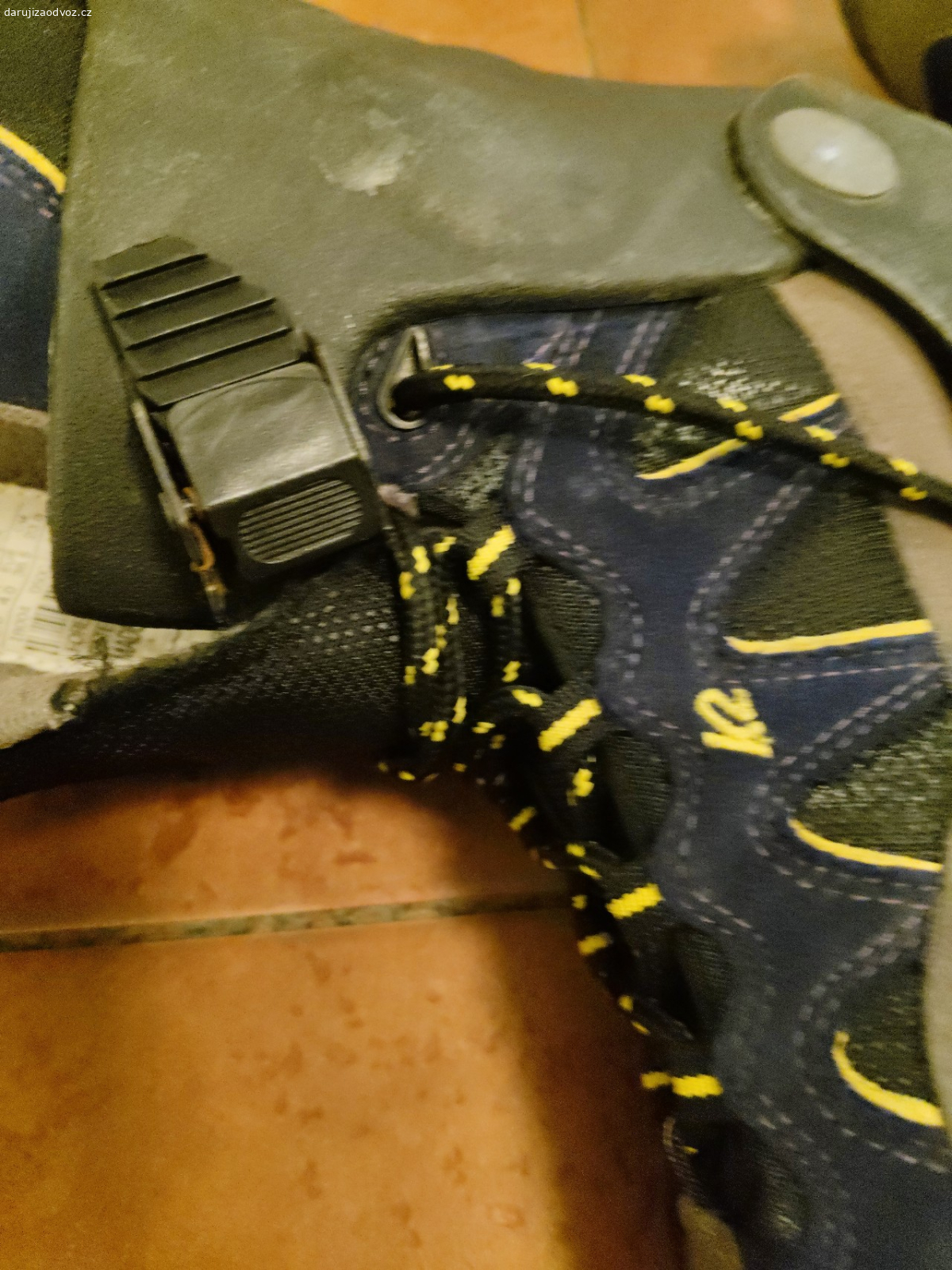 daruji brusle K2. daruji dětské brusle vel. 36,5. přezky nefunkční, jsou už na doježdění