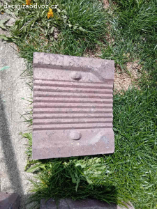 Daruji cihly z akumulačních kamen