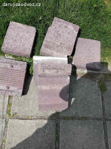 Daruji cihly z akumulačních kamen