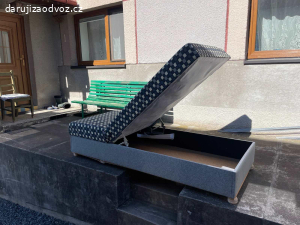 Daruji ctyri postele s uloznym prostorem za odvoz