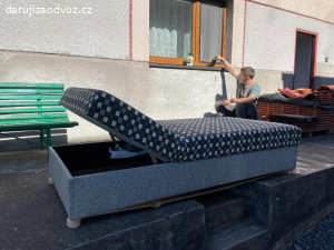 Daruji ctyri postele s uloznym prostorem za odvoz