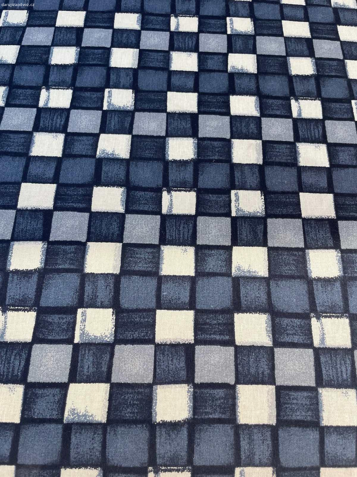 Daruji ctyri postele s uloznym prostorem za odvoz. Daruji ctyri postele s uloznym prostorem za odvoz
Dve jsou kostickovane dve cernofialove.
Maji polohovaci podhlavnik