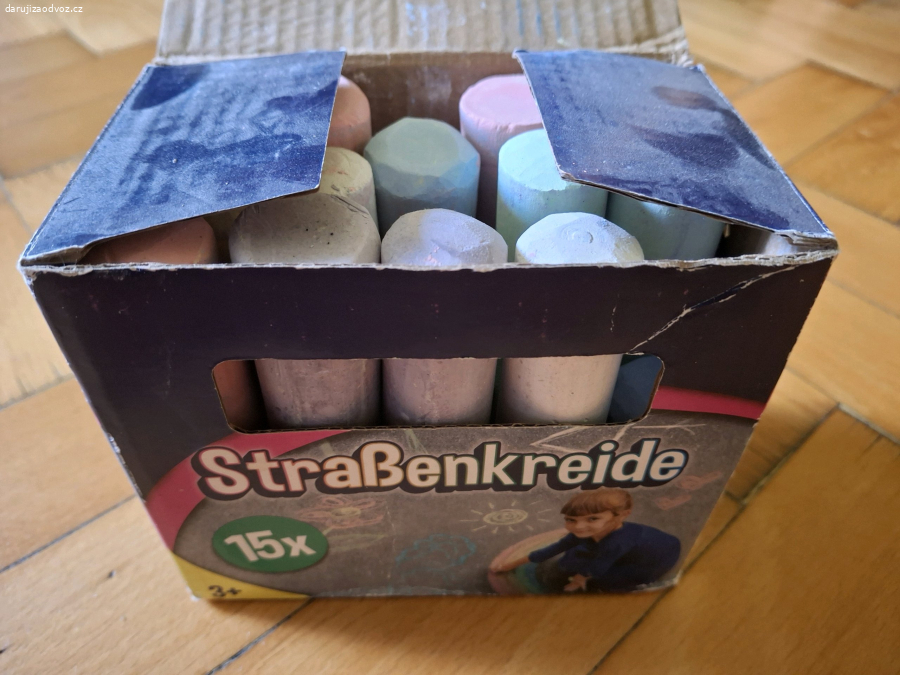 Daruji dětské křídy