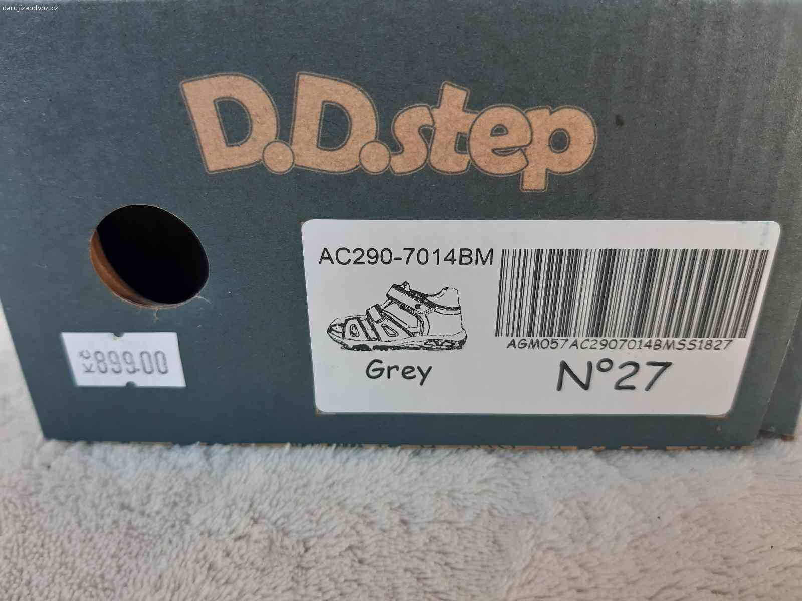 Daruji dětské sandál vel.27. Daruji za odvoz nebo za postovné nenošené kožené dětské sandály. Obuty asi 2x. Velikost 27. Značka DD Step. I s originál krabicí. Původní pořizovací cena 899.