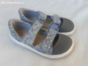 Daruji dětské sandály