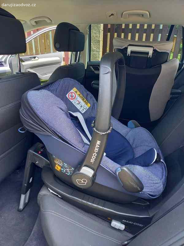 Daruji dětskou autosedačku. Dětská autosedačka MAXI-COSI Pebble Pro i-Size (0-13 kg), barva Sparkling Blue - používaná, ale zcela nepoškozená, s novorozeneckou vložkou.