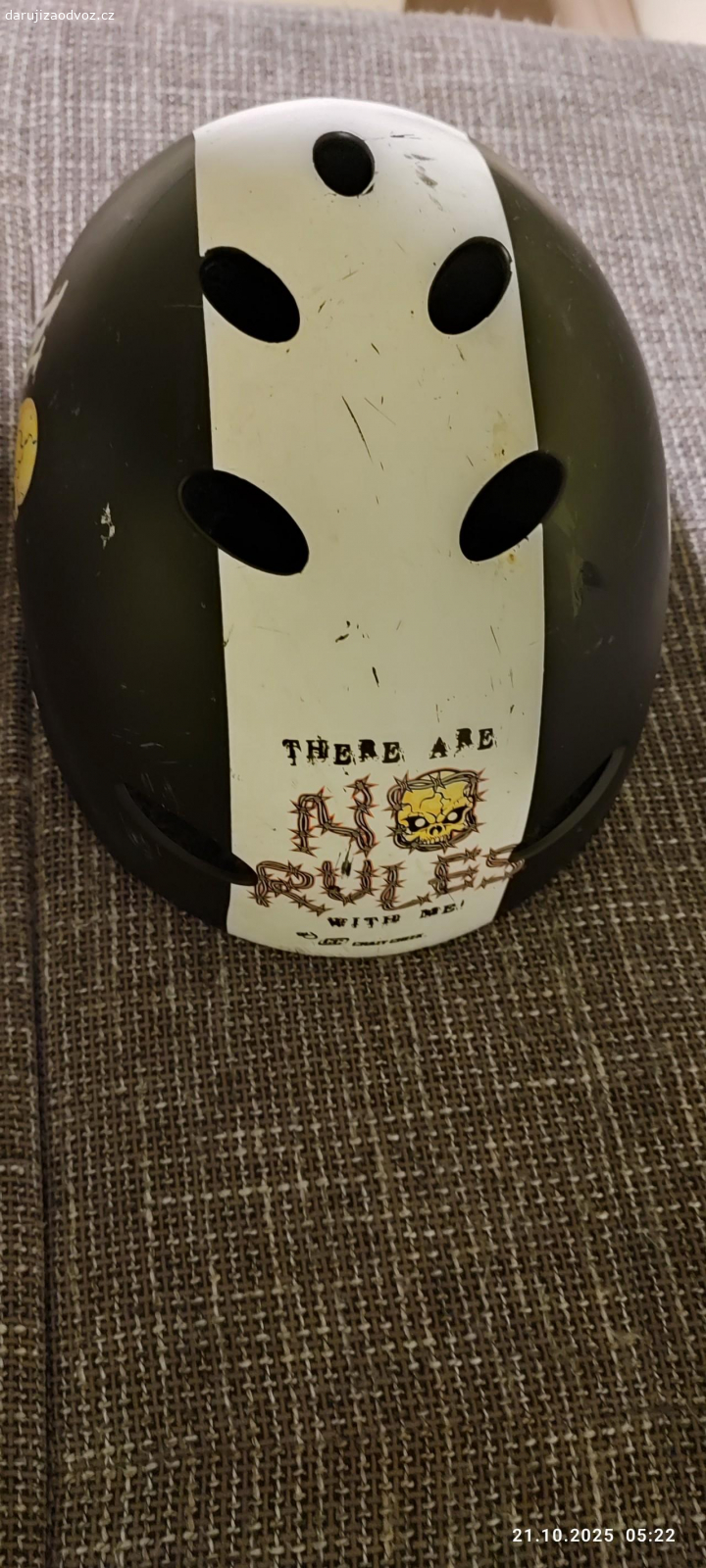 daruji dětskou helmu. daruji dětskou helmu viz foto