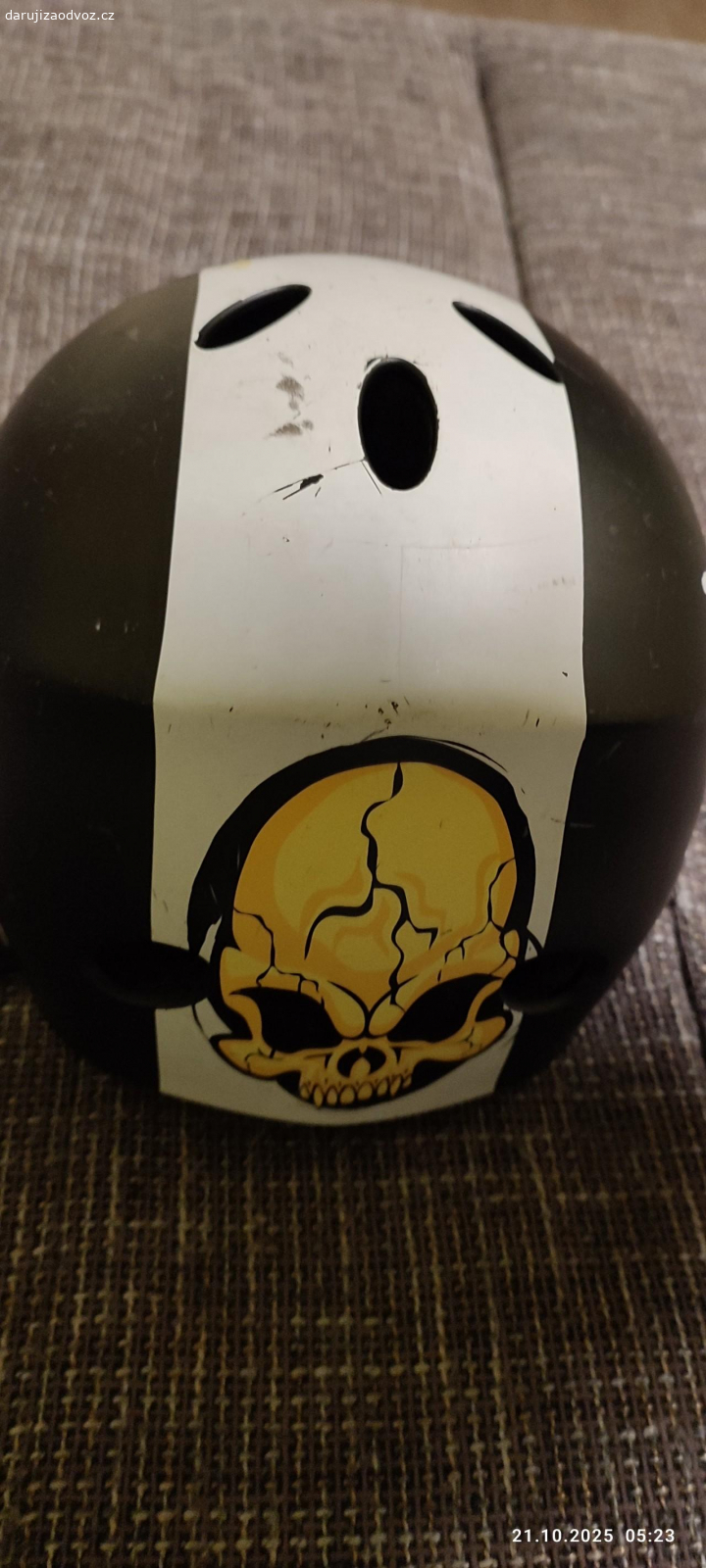 daruji dětskou helmu. daruji dětskou helmu viz foto