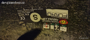 daruji dětskou helmu