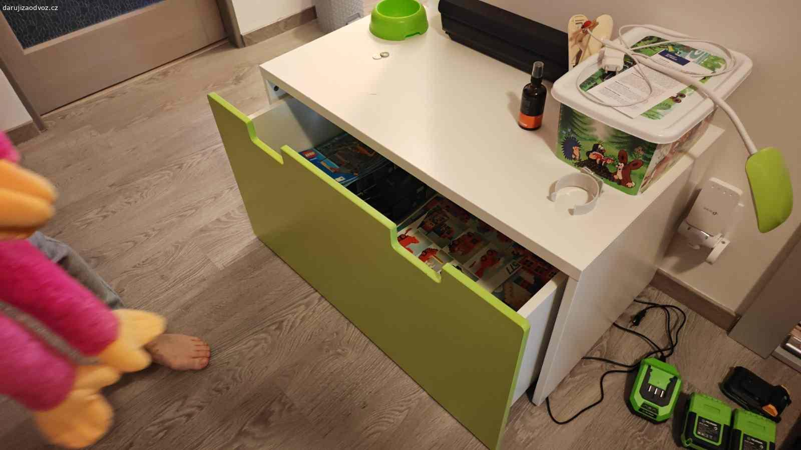 Daruji dětský nábytek IKEA - rezervováno .. Viz foto. K odvozu od pondělí 4.5.