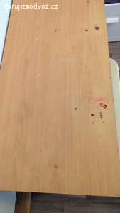 Daruji dětský psací stůl