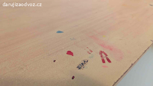 Daruji dětský psací stůl