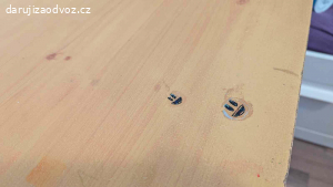 Daruji dětský psací stůl