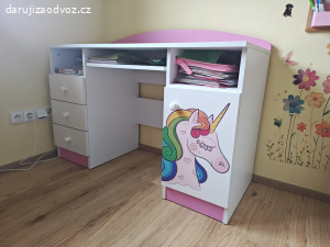 Daruji dětský psací stůl