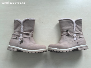 Daruji dívčí boty vel. 29