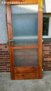 Daruji  dřevěné,prosklené dveře ,,levé,,