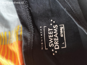 Daruji dvě dámské noční košile