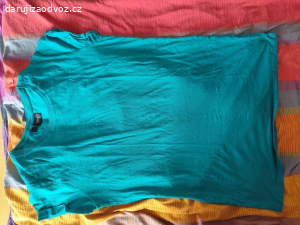 Daruji dvě dámské noční košile