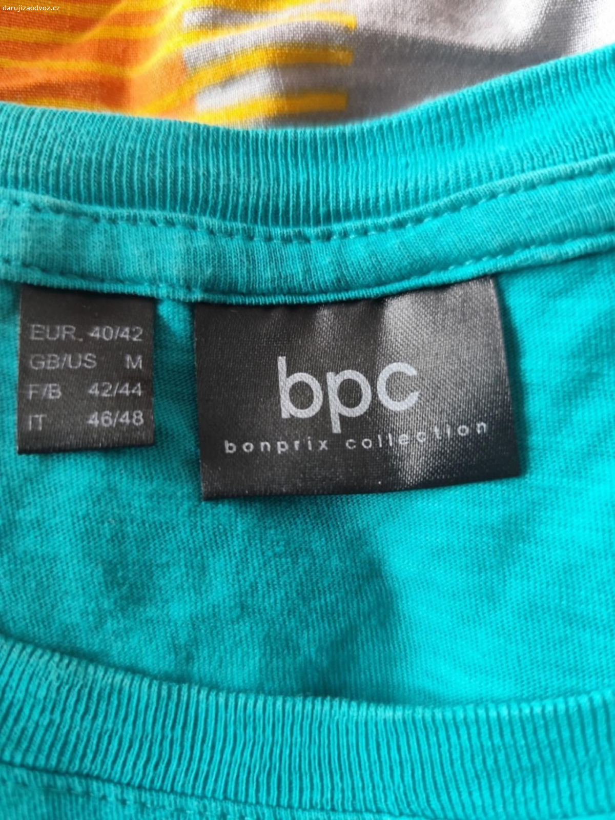 Daruji dvě dámské noční košile. noční košile jsou velikost L