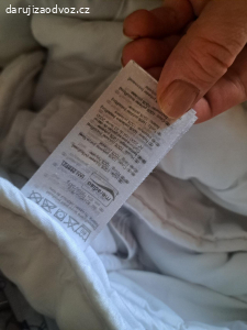 Daruji dvě dětské deky,polštáře