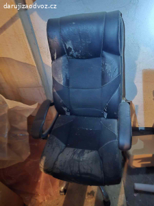 Daruji dvě kolečkové funkční židle