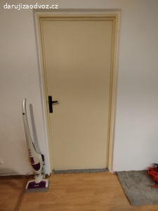 Daruji dvoje staré dveře 80L