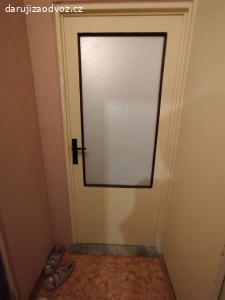 Daruji dvoje staré dveře 80L