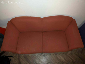 Daruji gauč za odvoz (Holešovice), spěchá