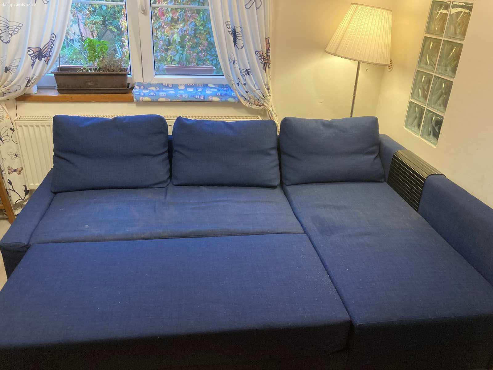 Daruji gauč. Daruji rozkládací gauč s úložným prostorem, sedák je místy ošoupaný a jsou na něm skvrny.
Spěchá! Nejpozději do 29.10.