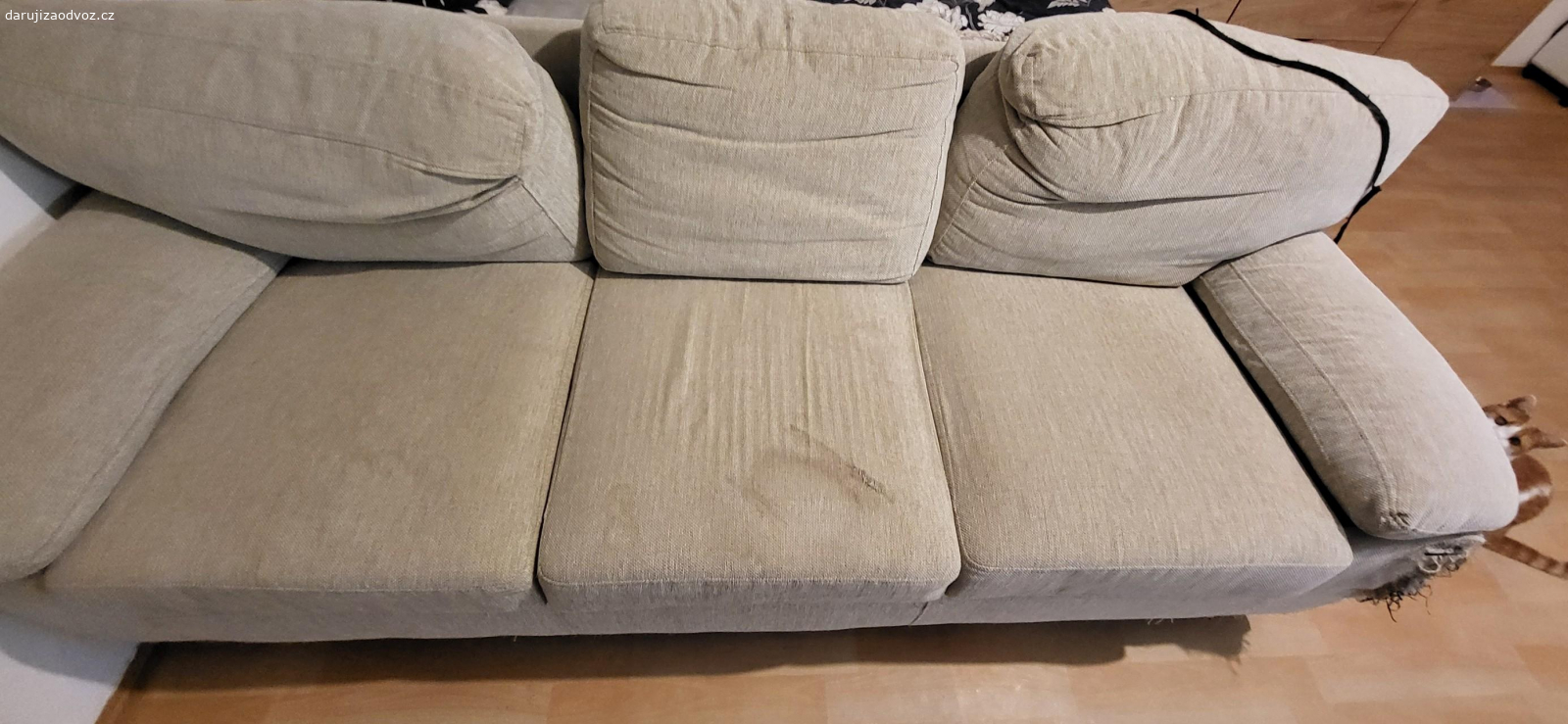 daruji gauč. gauč, šířka 2m 10cm