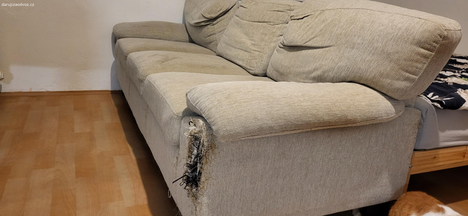 daruji gauč. gauč, šířka 2m 10cm