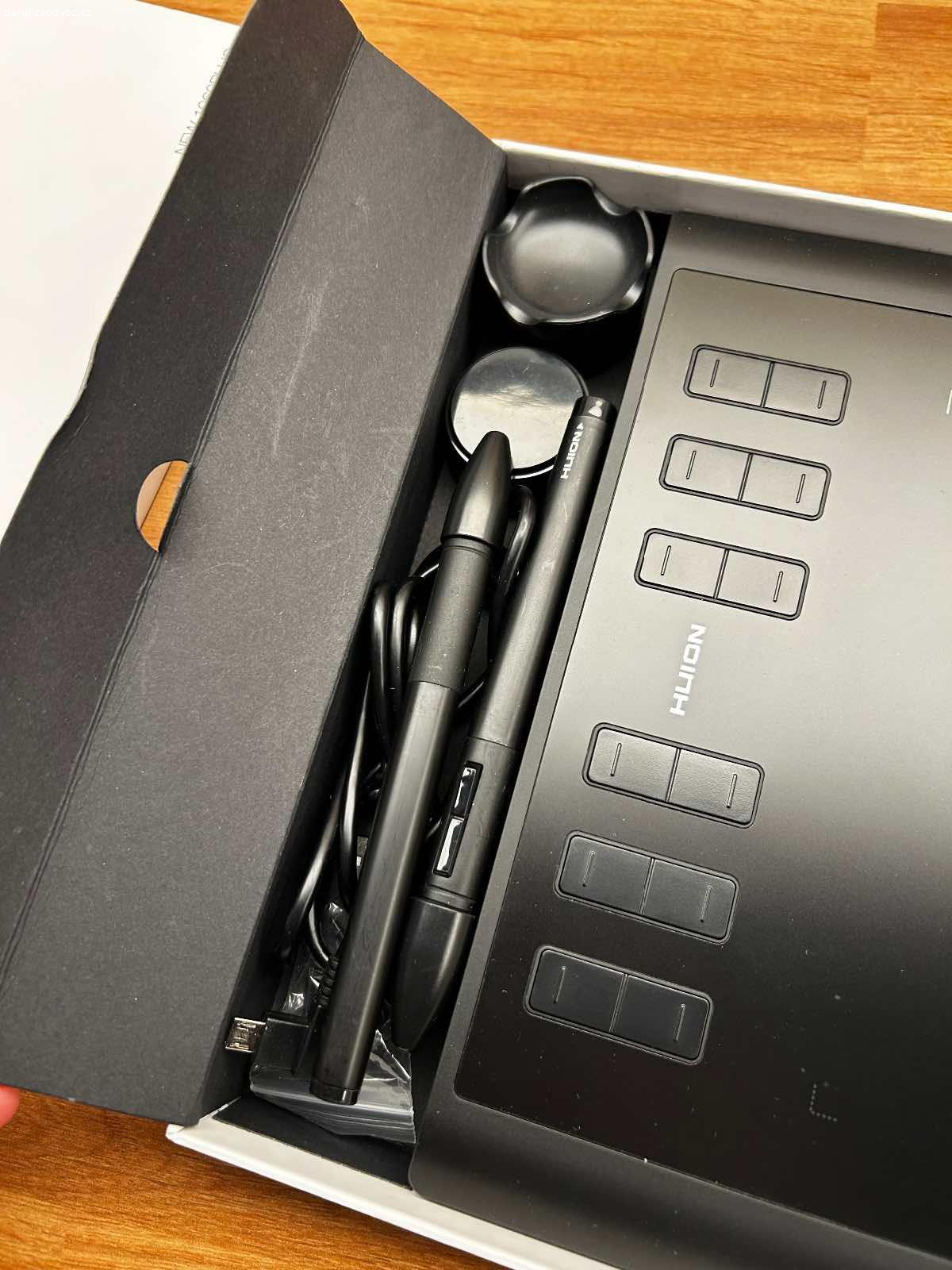 Daruji graficky tablet. Daruji za odvoz graficky tablet. Byl pouzity asi 3x. Soucasti 2 graficka pera, nahradni plocha, komplet prislusenstvi.
Pouze osobni predani.