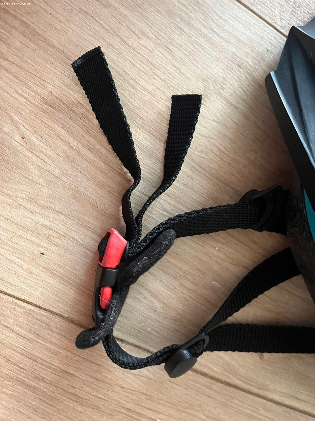 Daruji helmu na kolo. Daruji helmu na kolo. 

Velikost M / 52-57 cm, váha 210 g

Pouze osobní předání - Jesenice u Prahy nebo Praha 4 Brumlovka.