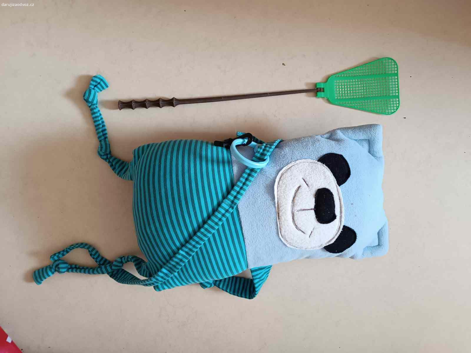 Daruji hračku, polštářek. Daruji hračku, polštářek, tulítko. Viz. foto. Za odvoz nebo poštovné.