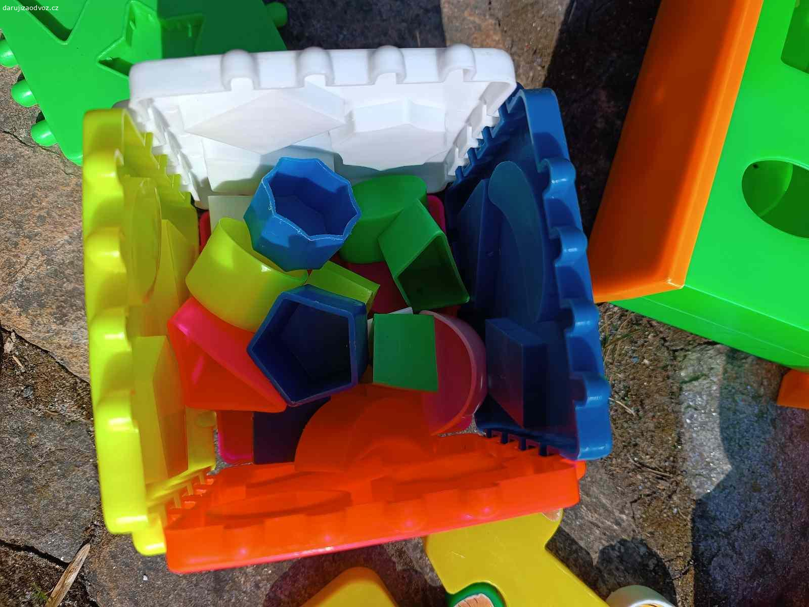 Daruji hračky. Daruji hračky. Za odvoz nebo za poštovné.