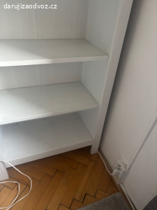 Daruji IKEA knihovnu