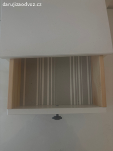 Daruji IKEA makeup stolek se stoličkou