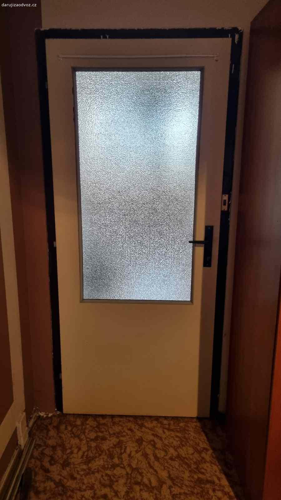 Daruji interierové dveře 4ks. Daruji staré dveře s bakelitovým 