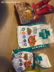 Daruji jídlo pro myšky (křečky, potkánky)