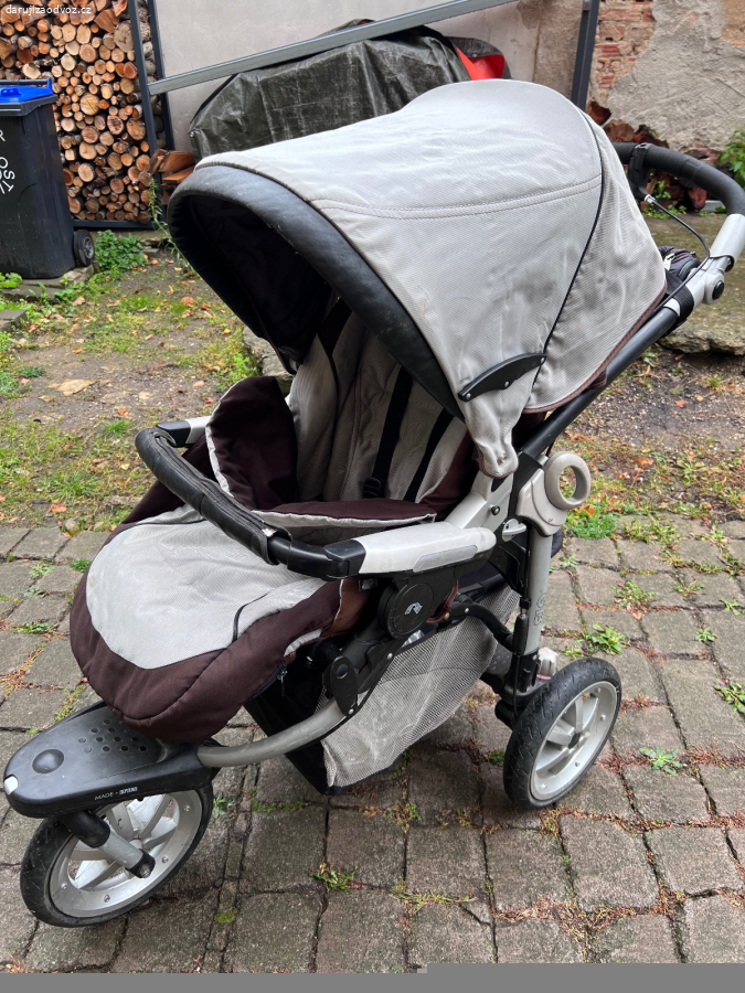 Daruji kočárek Peg Perego