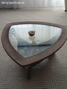 Daruji konferenční stolek