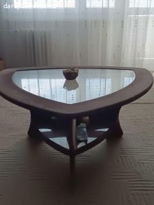 Daruji konferenční stolek